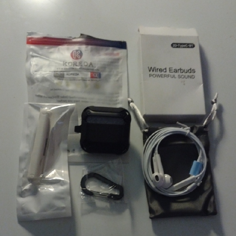 Wired Earbuds with Accessories